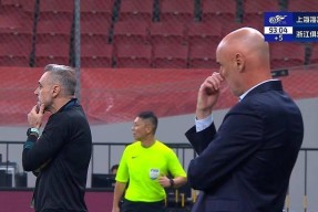 开云网页版 -CBA常规赛窗口期再迎强敌；波尔图再遭质疑；主帅态度——质疑声仍在；临场指挥获称赞 