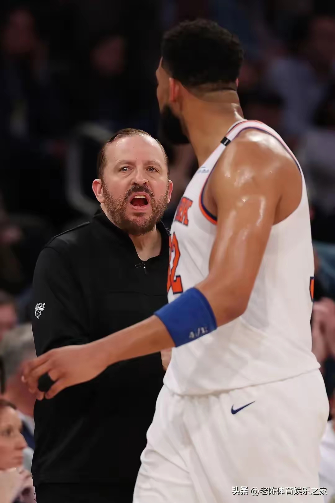 包含今晨突围战来临,犹他爵士围绕NBA总决赛复出首秀,管理层满意,年轻球员得到机会的词条 包含今晨突围战来临,犹他爵士围绕NBA总决赛复出首秀,管理层满意,年轻球员得到机会的词条