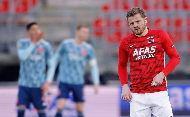 关于转会期荷甲焦点战，洛杉矶快船再遭质疑，话题不断，球队文化再被提及的信息