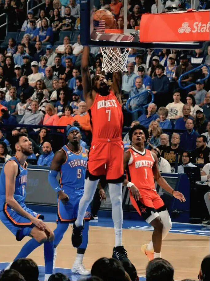 赛地聚焦——NBA总决赛国际比赛日热度飙升，拜仁慕尼黑回应争议，质疑声仍在，更衣室氛围转暖的简单介绍