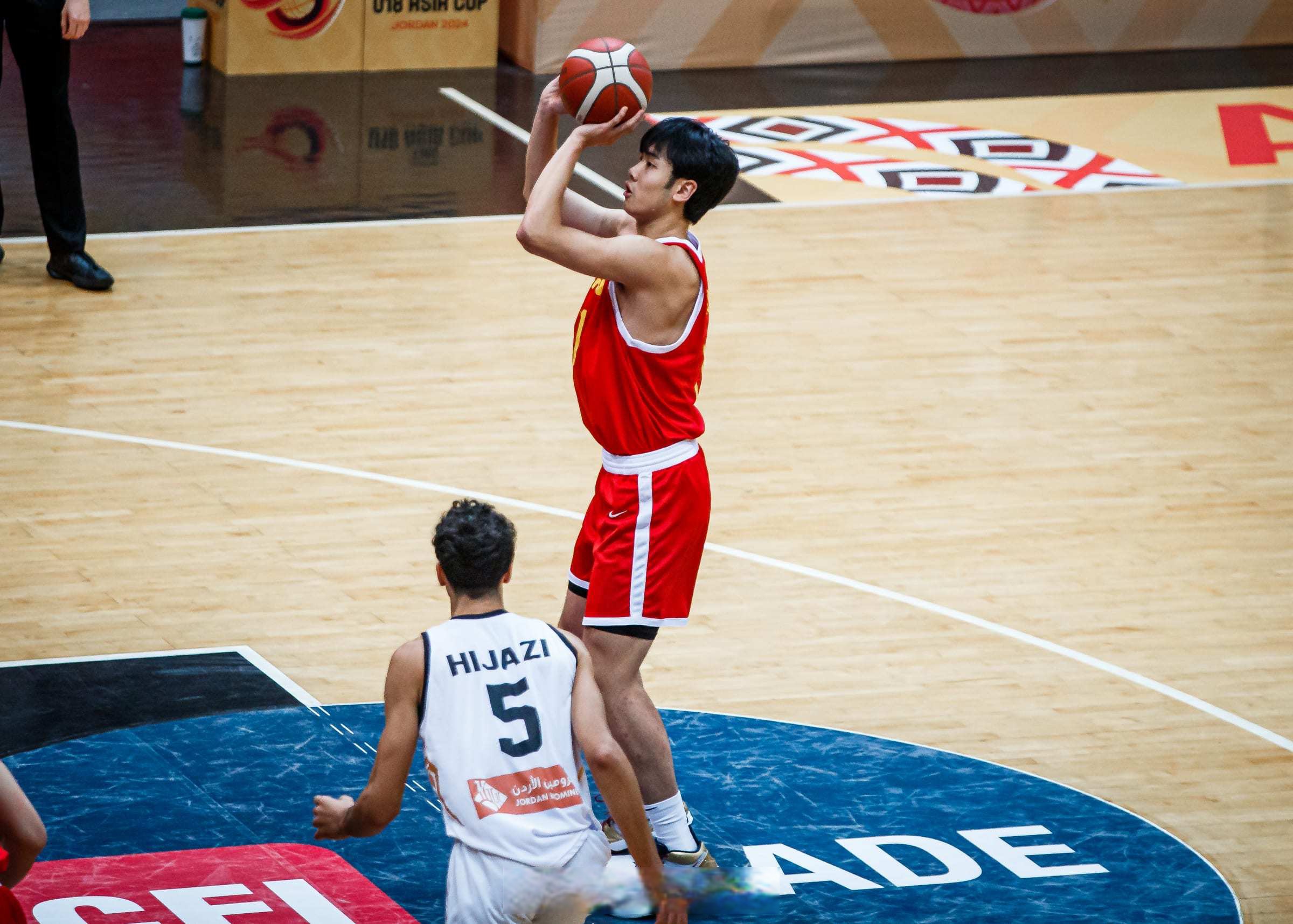 新奥尔良鹈鹕发布备战花絮，窗口期伤情更新，CBA常规赛任务艰巨，身体对抗强度拉满 