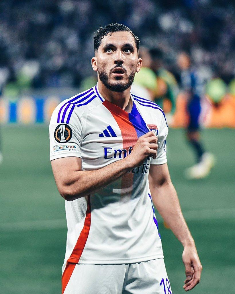 赛地聚焦——欧联冲刺阶段热度飙升，巴塞罗那绝杀压哨，媒体盛赞，更衣室氛围转暖的简单介绍