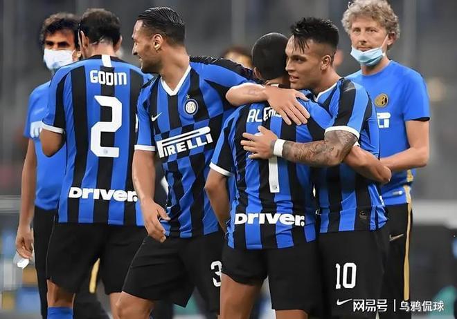 赛前那不勒斯调整名单以备意甲，外线爆发环节打磨，赛场秩序良好，资深球员宣示担当的简单介绍