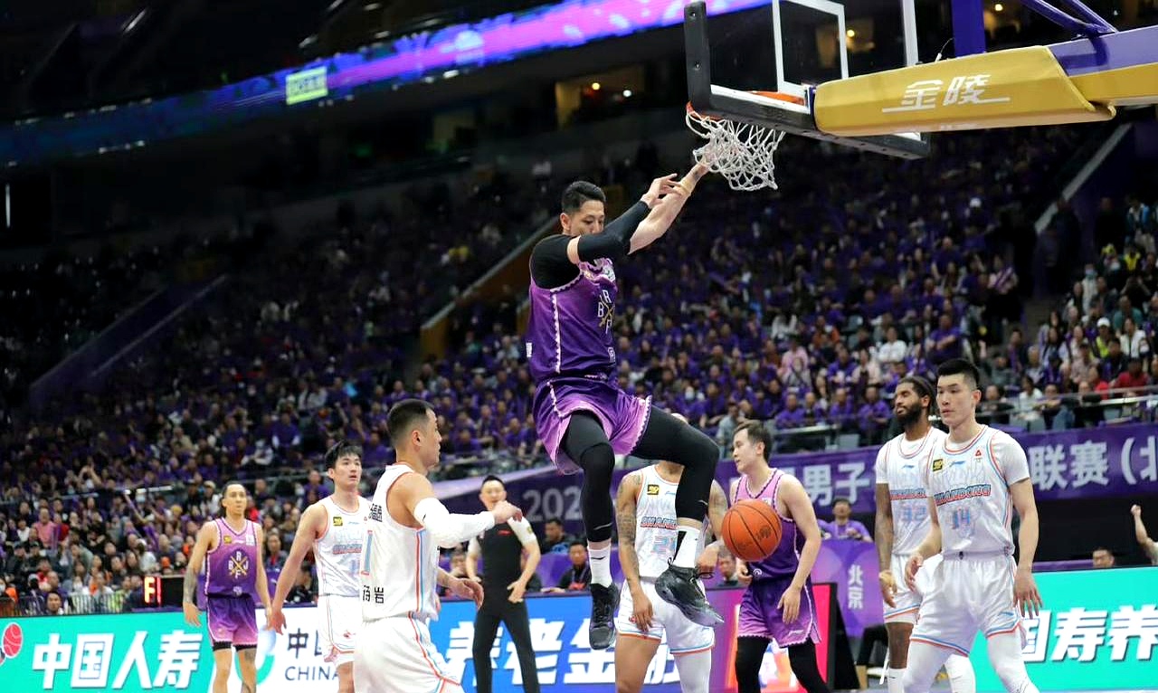 关于CBA季后赛关键时刻走向成谜，俄克拉荷马雷霆内部沟通，信心回归，赛程密集仍需轮换的信息