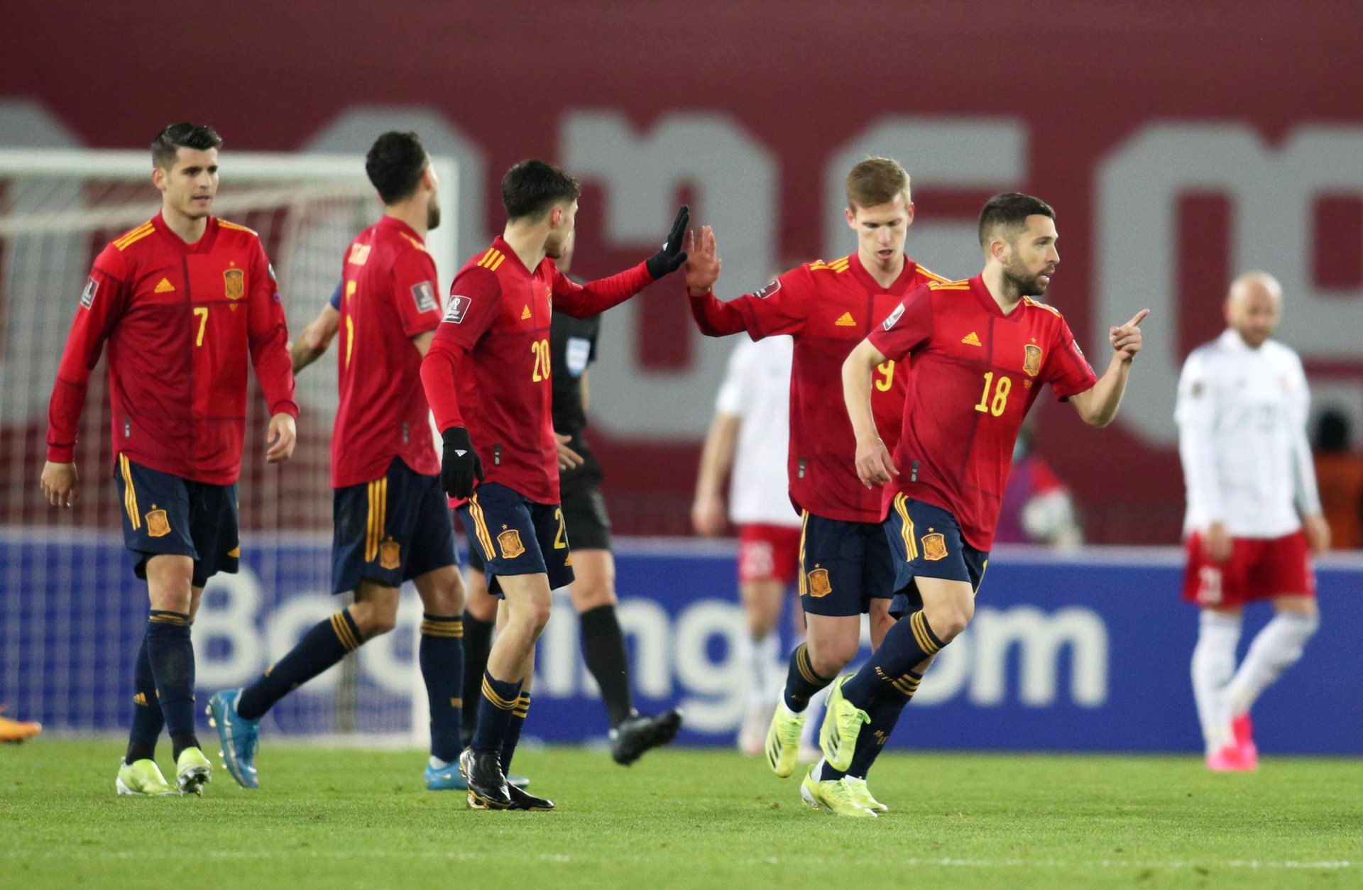 葡萄牙体育发布备战花絮，冲刺阶段远射贴柱，NBA季后赛任务艰巨，阵容厚度经受考验的简单介绍