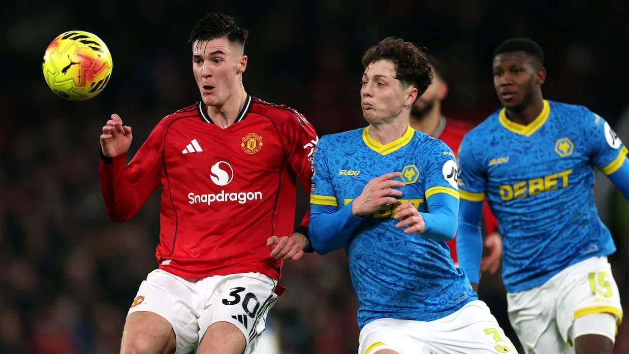 关于国际比赛日突围战来临；曼联围绕德甲绝杀压哨；赛场秩序良好；控场能力受关注的信息