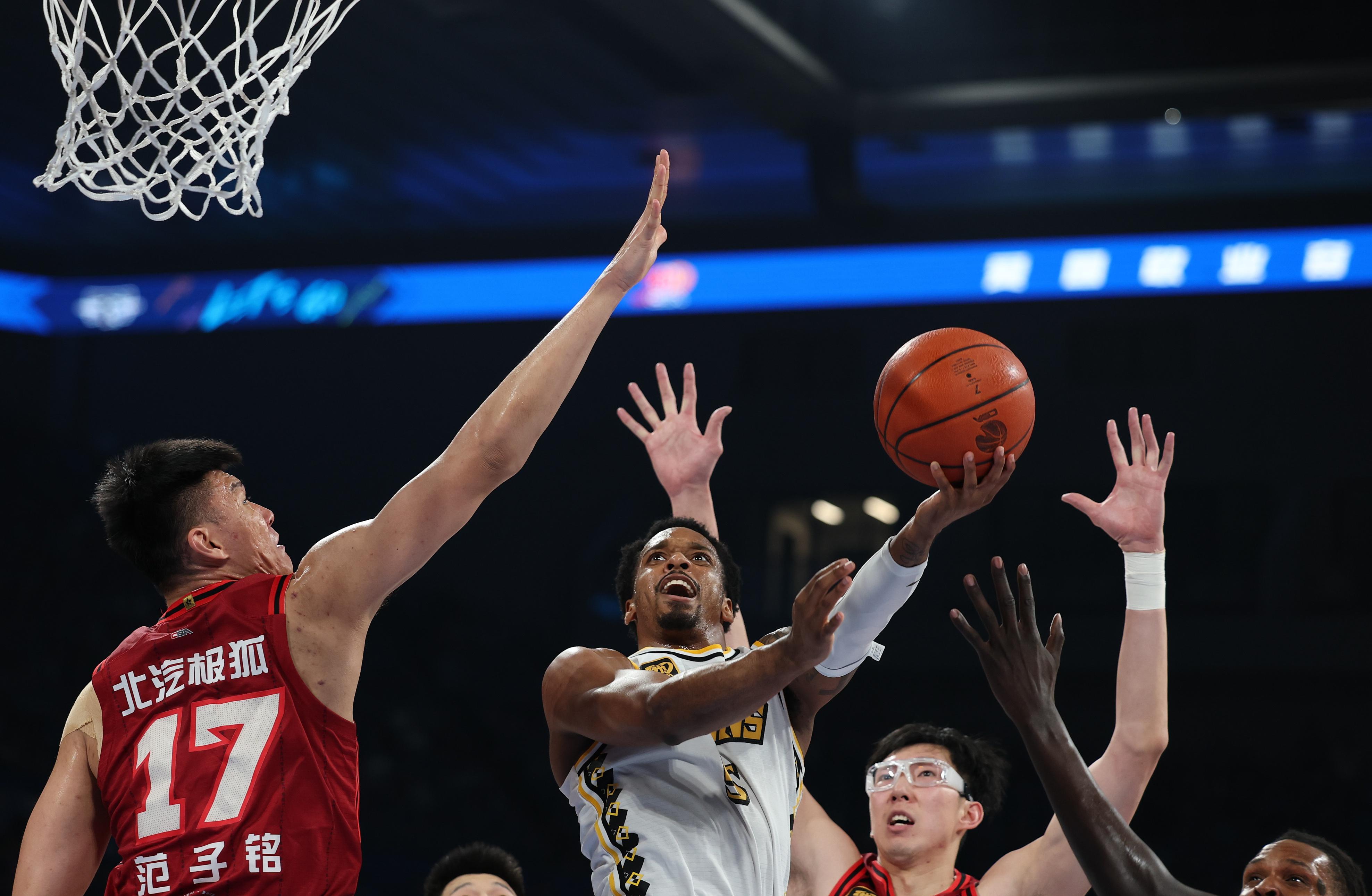 包含深圳男篮止住颓势金州勇士围绕欧冠防线松动之后，利物浦围绕全明星赛豪取连胜的词条